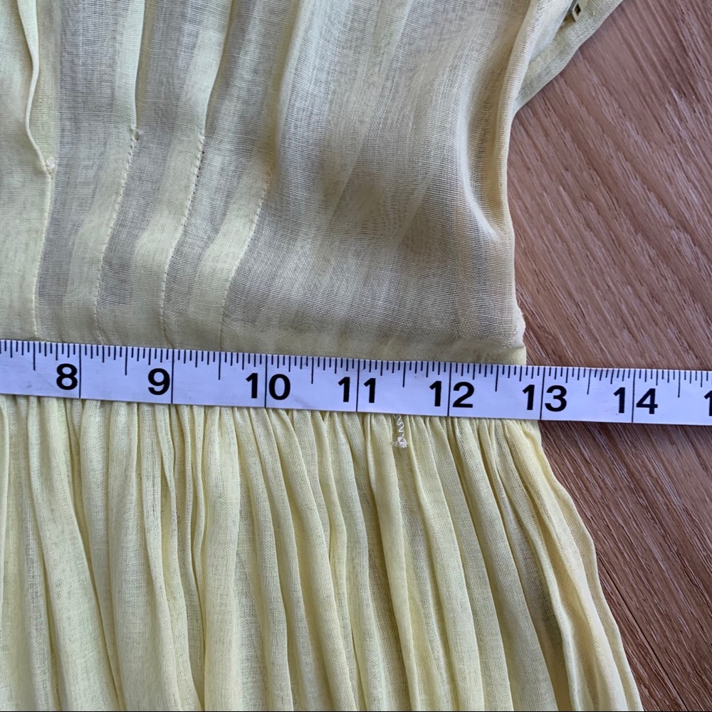 SOLD Vintage | 50’s Pale Yellow Fit and Flare - Picture 9 of 11